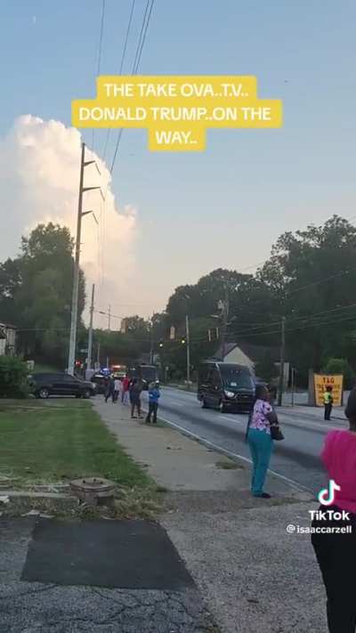 Donald Trump rolling through Atlanta got people freaking out