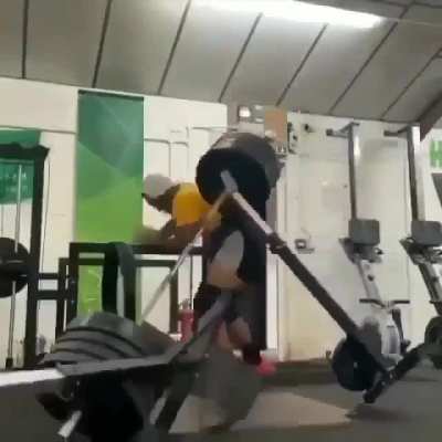 He didn&rsquo;t even bother to get out from under the weights...
