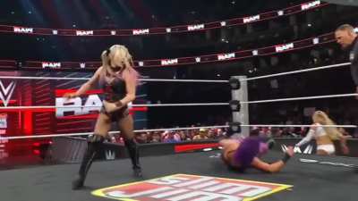 Lyra &amp;amp; Bayley take their shot at the WWE Women's Tag Championship! (RAW - 10/27/25)