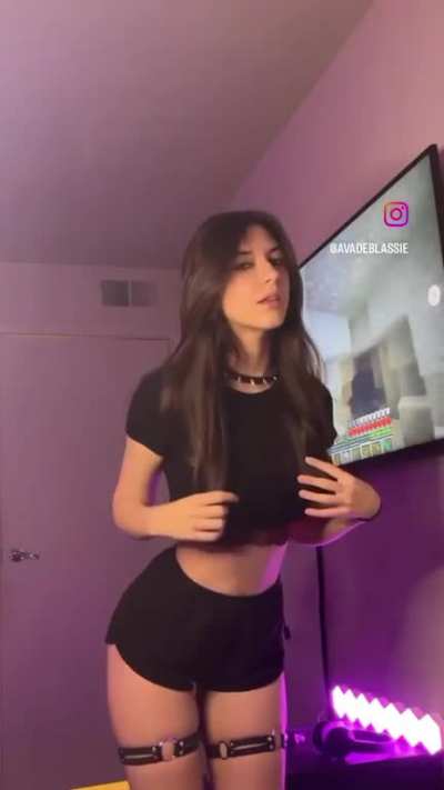Thigh garters