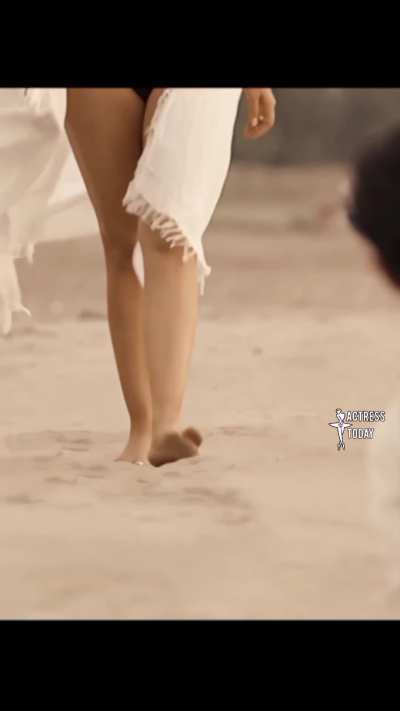 Neha Sharma 