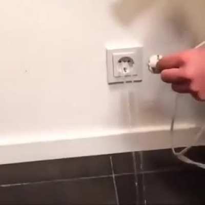 ⠀