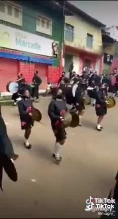 In Brazil, akatsuki marching at the sound of "A Cruel Angel's Thesis"