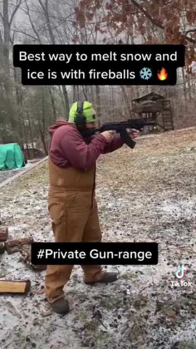 Gun-Tok @2_people_and_some_dogs