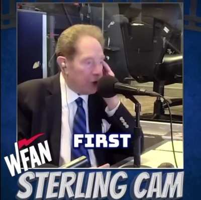 [Highlight] Yankees&rsquo; radio announcer John Sterling takes a &ldquo;glancing blow&rdquo; from a foul ball