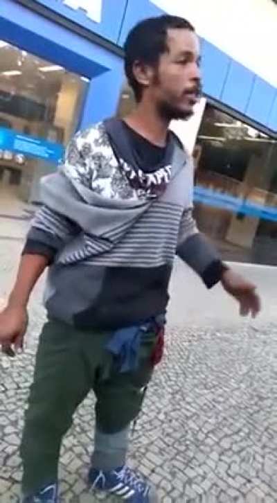 Policial sub comandante do 3&deg; Batalh&atilde;o kakakaakkaka the books on the peidou 🤣