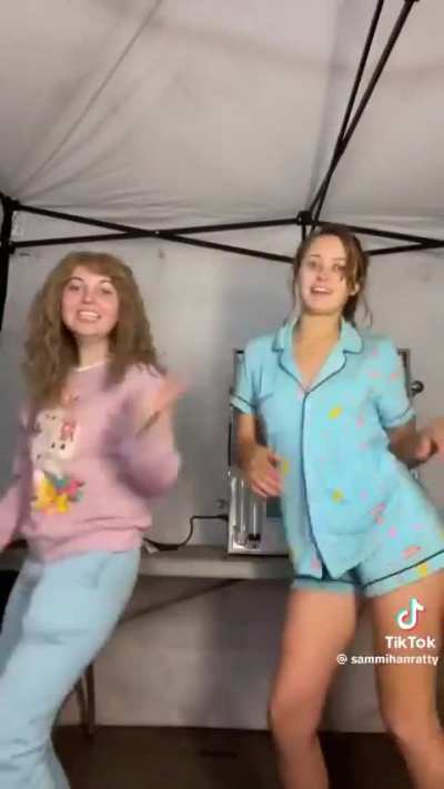 Id love to be stuck in the woods with these 2