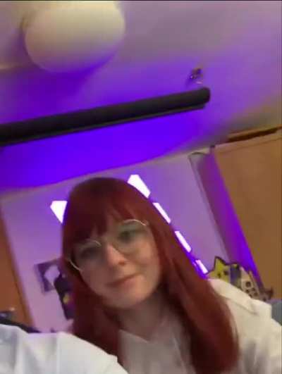 Huebi der T&auml;nzer der ab und an seinen Kopf bewegt (feat. Alina)