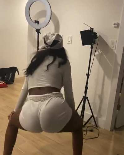 You know she twerks better when not teasing us&hellip;😃🤔naaah