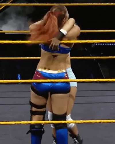 Tegan Nox 🍑