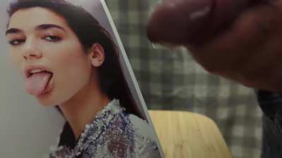 Dua Lipa cum tribute