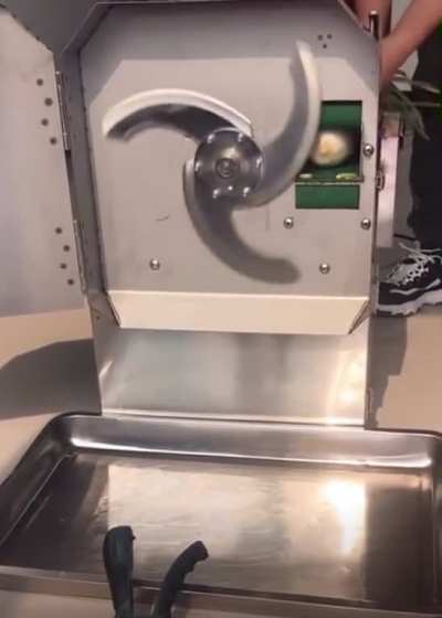 cutting machine looks like it&rsquo;s lagging