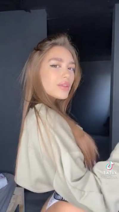 Russian girls built different