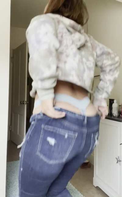 If you like girls with big asses.. you&rsquo;re a jeanius..