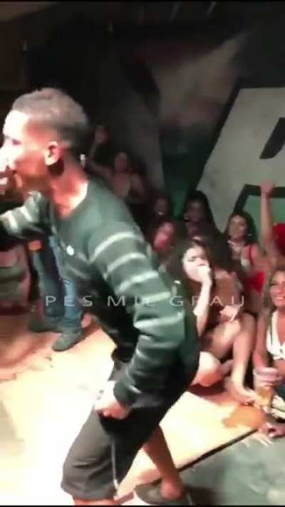 😭