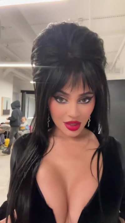 Babe in black
