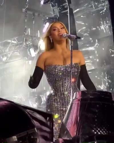 1 year ago today the Renaissance tour ended, performing &lsquo;Flaws and All&rsquo; in Kansas City 10/1/23