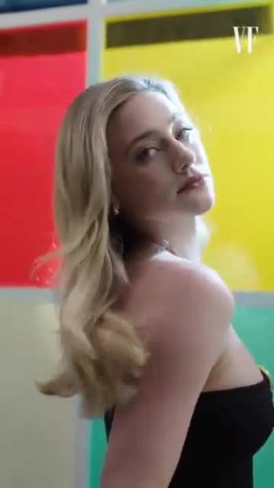 Lili Reinhart