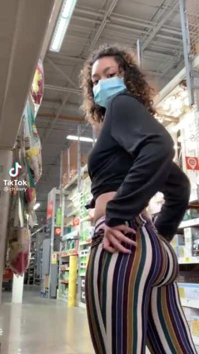 Soft & Jiggly No.214 (22 Never Looked So Sexy) 😅🍑
