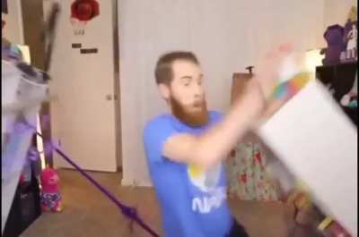 WCGW if i try to wear the pants like that?