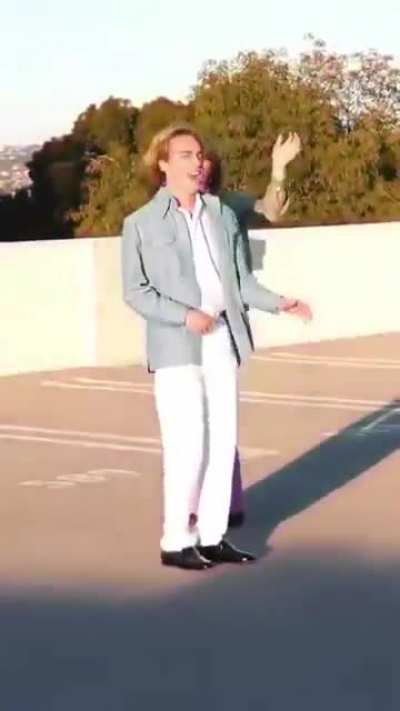 Make this a partner dance emote.