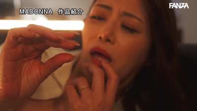 The fun started before her husband even left the set | Maki Hojo Nude Model NTR | JUQ-464