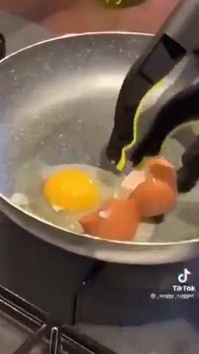 It knows how to make a great fried egg.