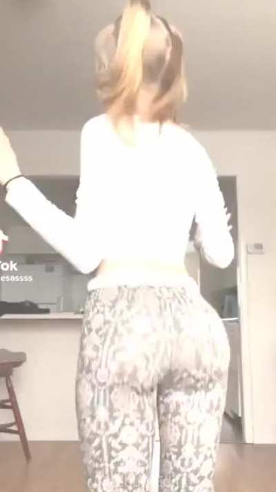Three different tiktok vids in one edit 🍑👀