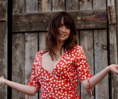 "Who says you need big tits to catch a man's eye 😏 ?" - Ana De Armas