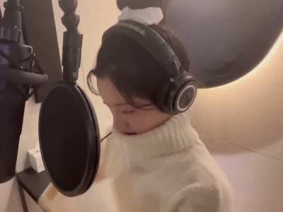 Dahyun in her comfy turtleneck