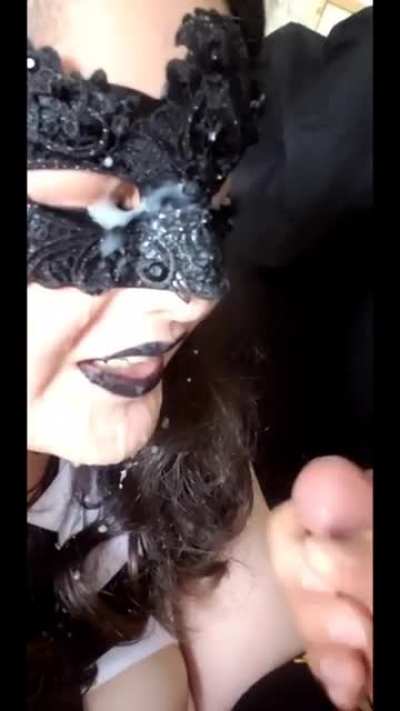 Enjoy this slowmo cum art 🎨