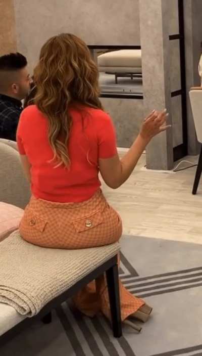 O que faziam com aquele 🍑?