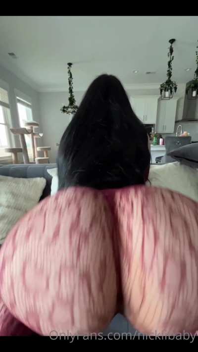 Nickiitheboss slapping her fat ass