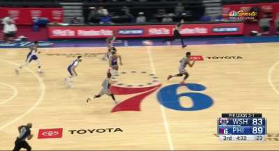 [Highlight] Danny Green pulls up for the transition 3!