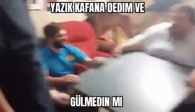 Sjsjsjsj g&uuml;lmediysen yazık kafana 😂😂😂
