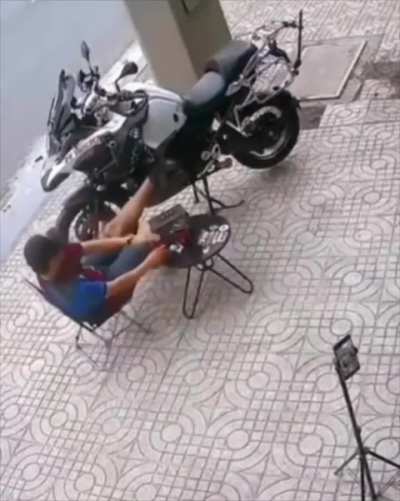 Recoding a video on roadside 