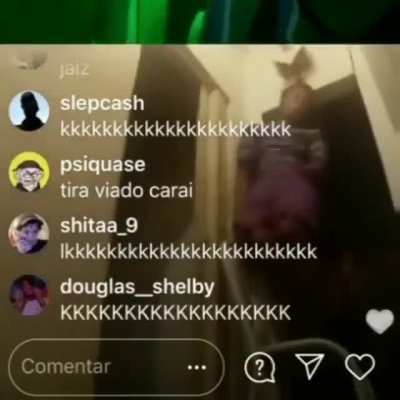 Morreu fazendo o'que gosta... F no chat😔👍