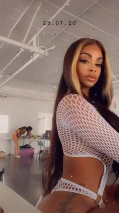 🤩