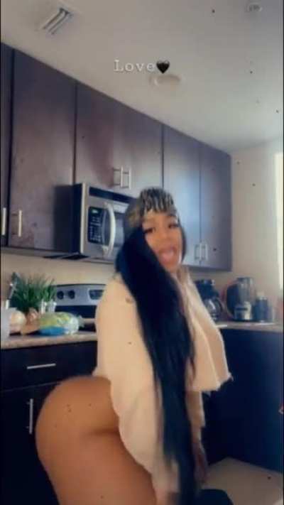 👸🏾🍑😍