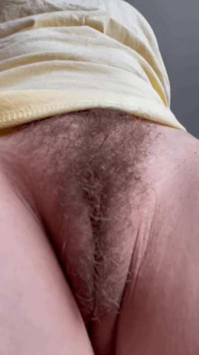 What do you call a lady who doesn&rsquo;t own a razor? 