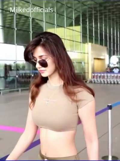 Disha patani is the cum goddess from bollywood💋