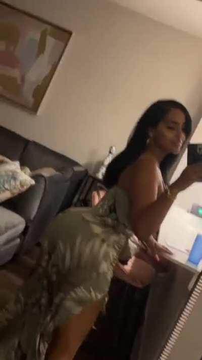 🍑🤳🏽💎