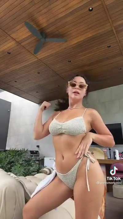 Yassi Pressman