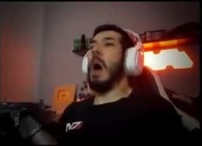s&oacute; um espasmo de leve