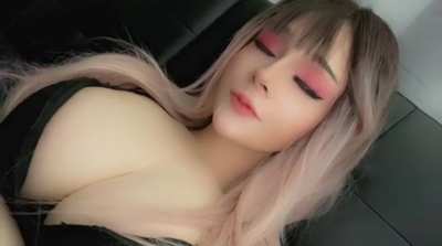 Let&rsquo;s make out and then I&rsquo;ll let you cum on my tongue 💋