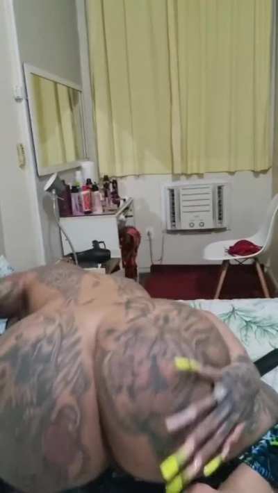 Huge booty trans