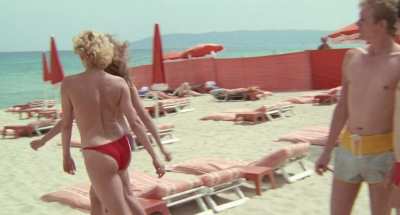 Annemieke Verdoorn, Nathalie Sintes, Olivia Dutron - Alexandra Lorska - Les Branchés à Saint-Tropez (1983)