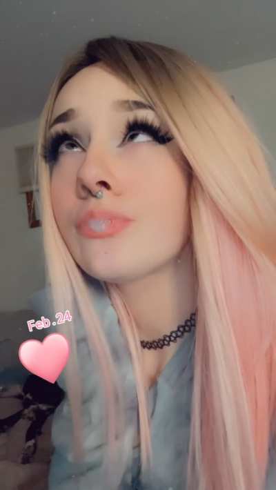 I just really need my pussy pounded &amp;amp; my throat stretched out 😩💕