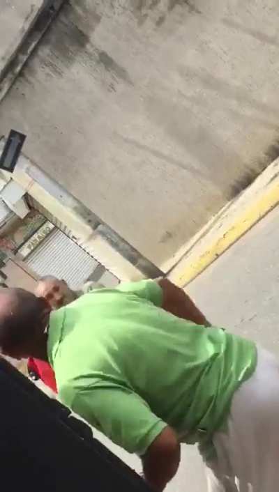 The only thing I could understand from the dispute was that the man in jeans said "Im tired of you calling me a liar, mf"