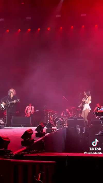 Olivia Rodrigo brings out Robert Smith from The Cure to sing friday I&rsquo;m in love!